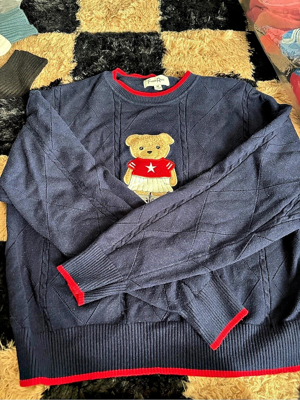 Faded Rose Teddy Bear Graphic Cable Knit Crewneck Sweater Womens Medium
